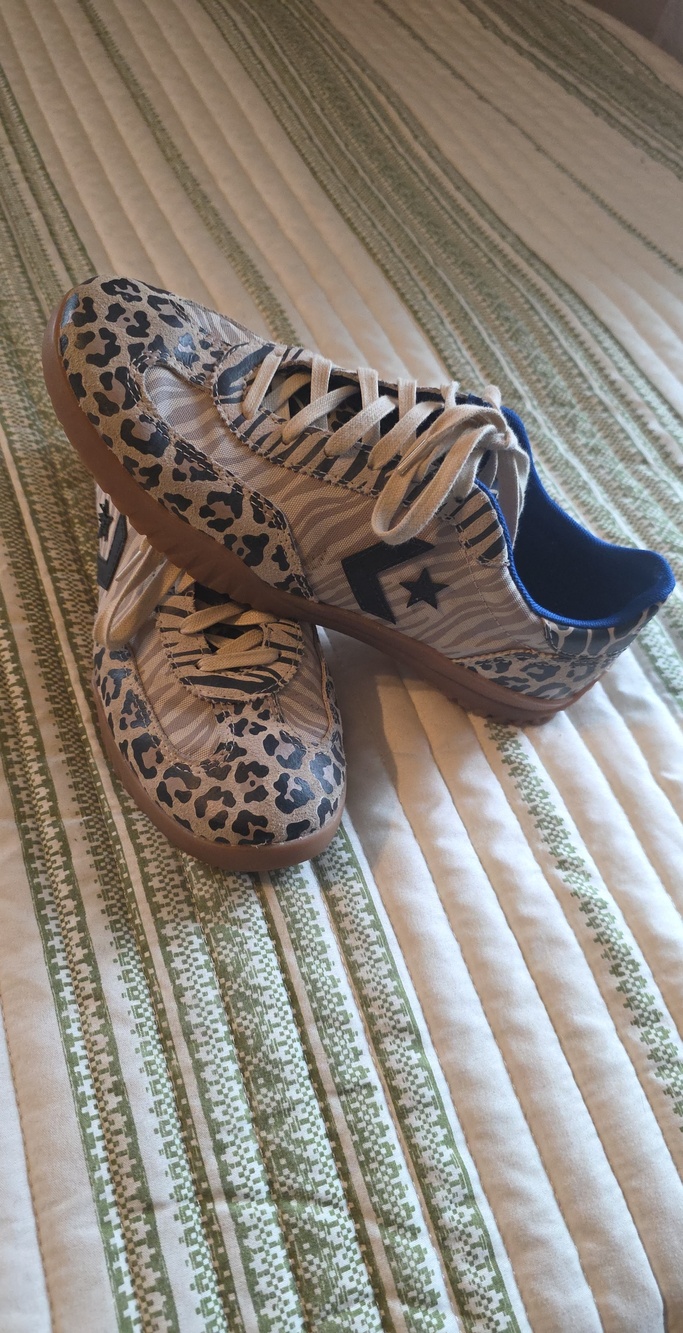Women's Converse Low-Top Sneakers in Beige, Black and Blue Animal Print